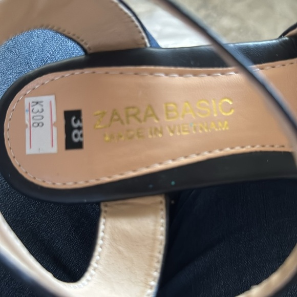 ZARA Basic black faux leather platform open toe sandals Sz 38
US Sz 7 - Picture 7 of 8